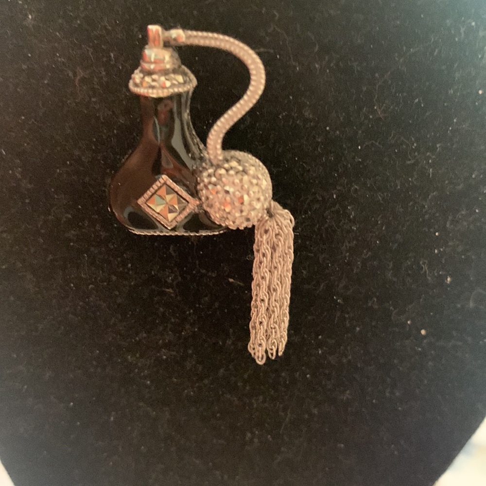 Vintage silver Judith Jack marcasite black perfume brooch with hanging tassels - Picture 5 of 5